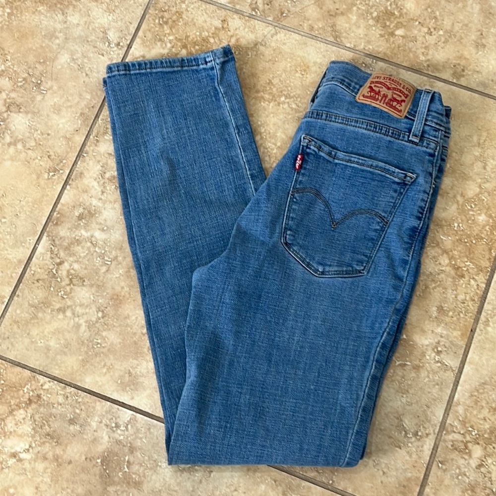 Levi’s 724 high rise straight